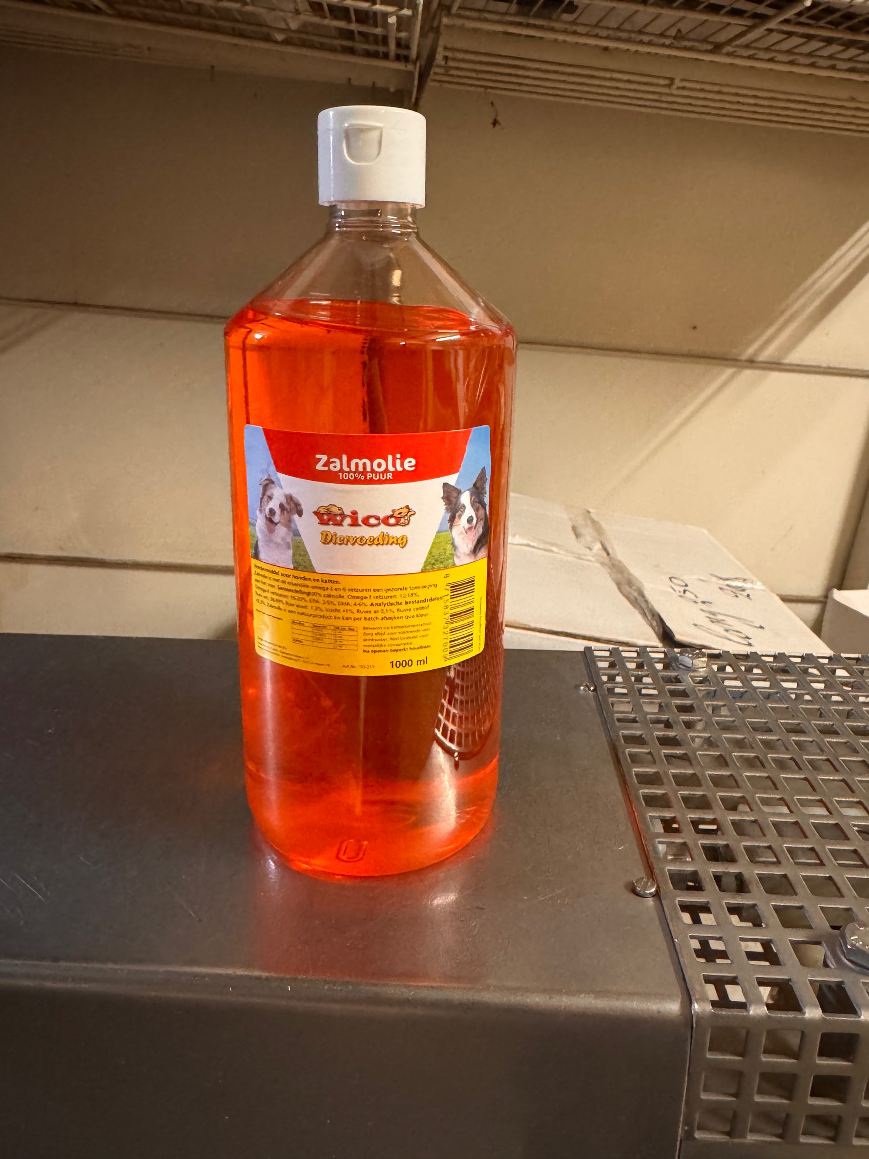 Wico Zalmolie — Voor een glanzende vacht & sterke weerstand! Wico-Diervoeding